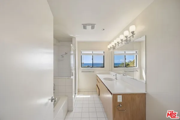 $6,900 | 21323 Rambla Vista, Unit 2, Malibu, CA 90265