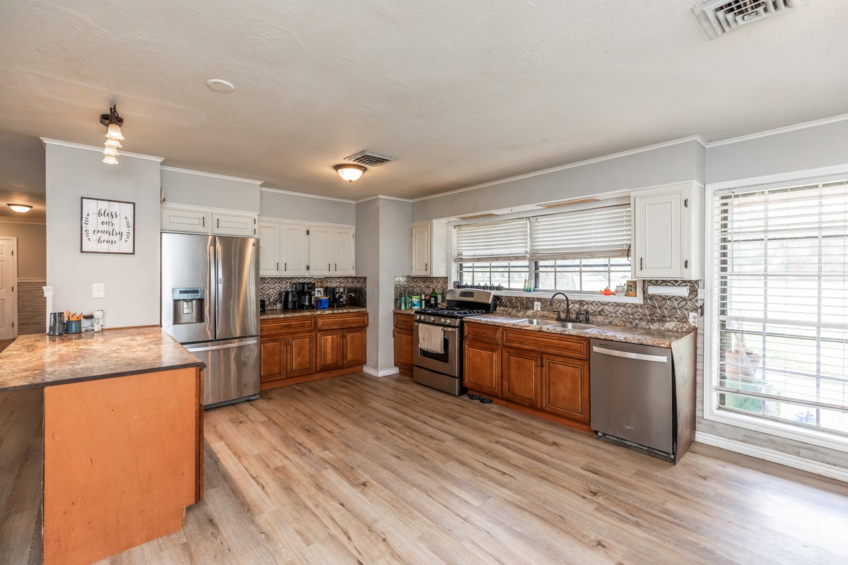 15838 Phend Road Hamshire, TX 77622 - Photo 11 of 38