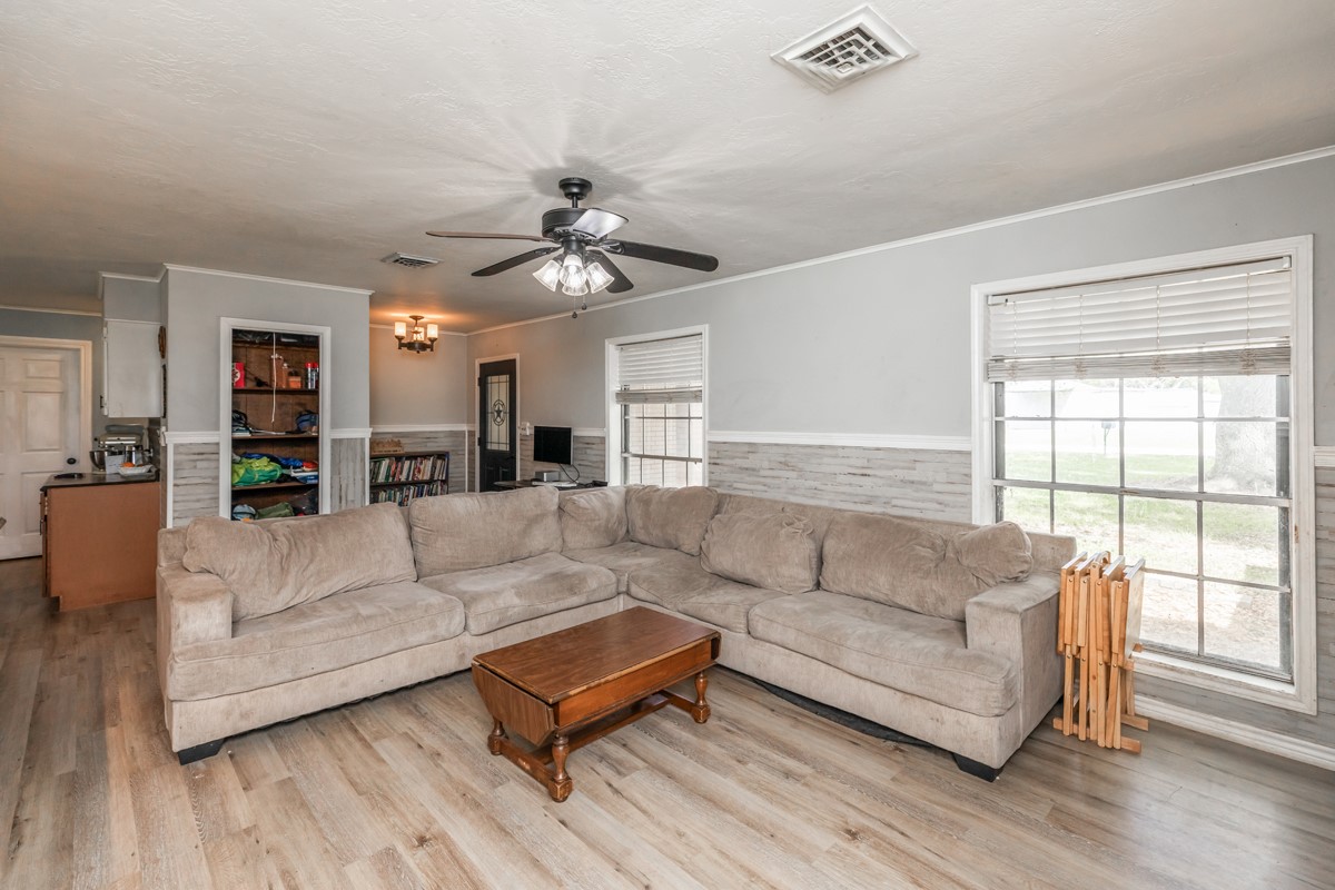 15838 Phend Road Hamshire, TX 77622 - Photo 6 of 38