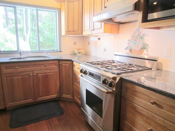 12 Oak Knoll Road Lincoln, MA 01773 - Photo 20 of 25 Gallery Image 20