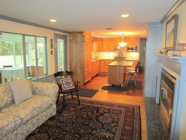 12 Oak Knoll Road Lincoln, MA 01773 - Photo 8 of 25 Gallery Image 8
