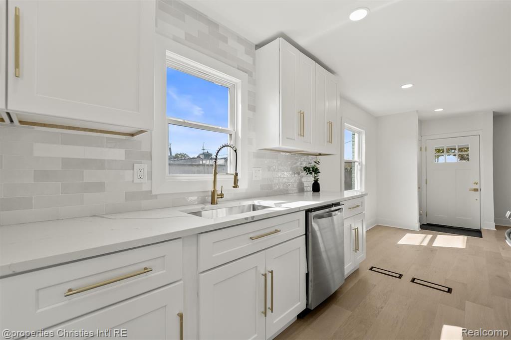 4109 Grandview Road Royal Oak, MI 48073 - Photo 11 of 25 Gallery Image 11