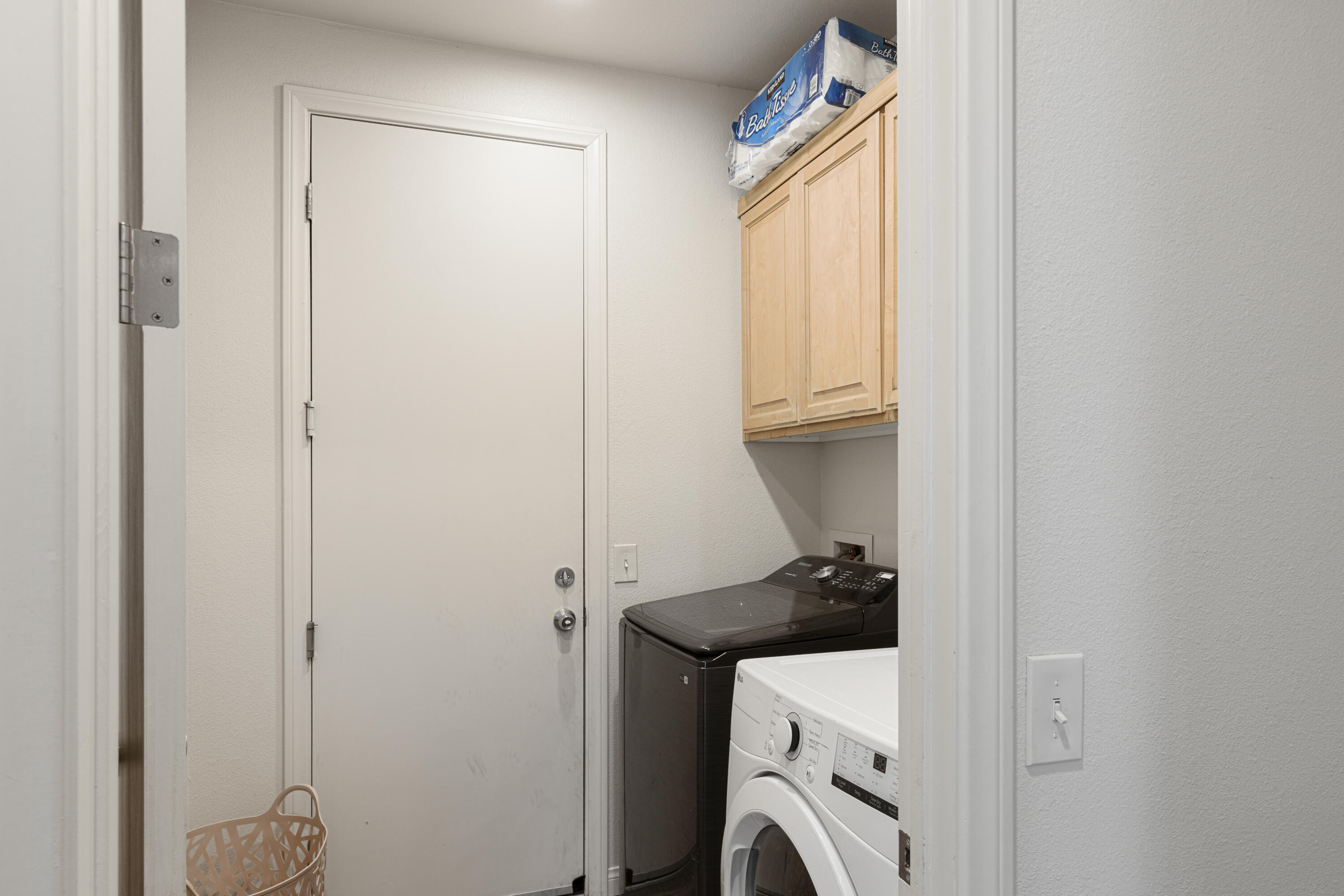 8680 Monument View Drive Yucca Valley, CA 92284 - Photo 15 of 51 a utility room with a sink dryer and washer