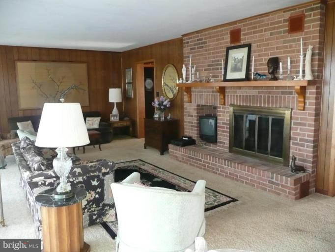 716 Twin Point Cove Road Cambridge, MD 21613 - Photo 14 of 23 Living Room
