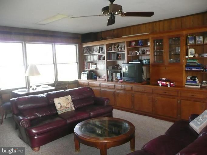 716 Twin Point Cove Road Cambridge, MD 21613 - Photo 16 of 23 Family Room