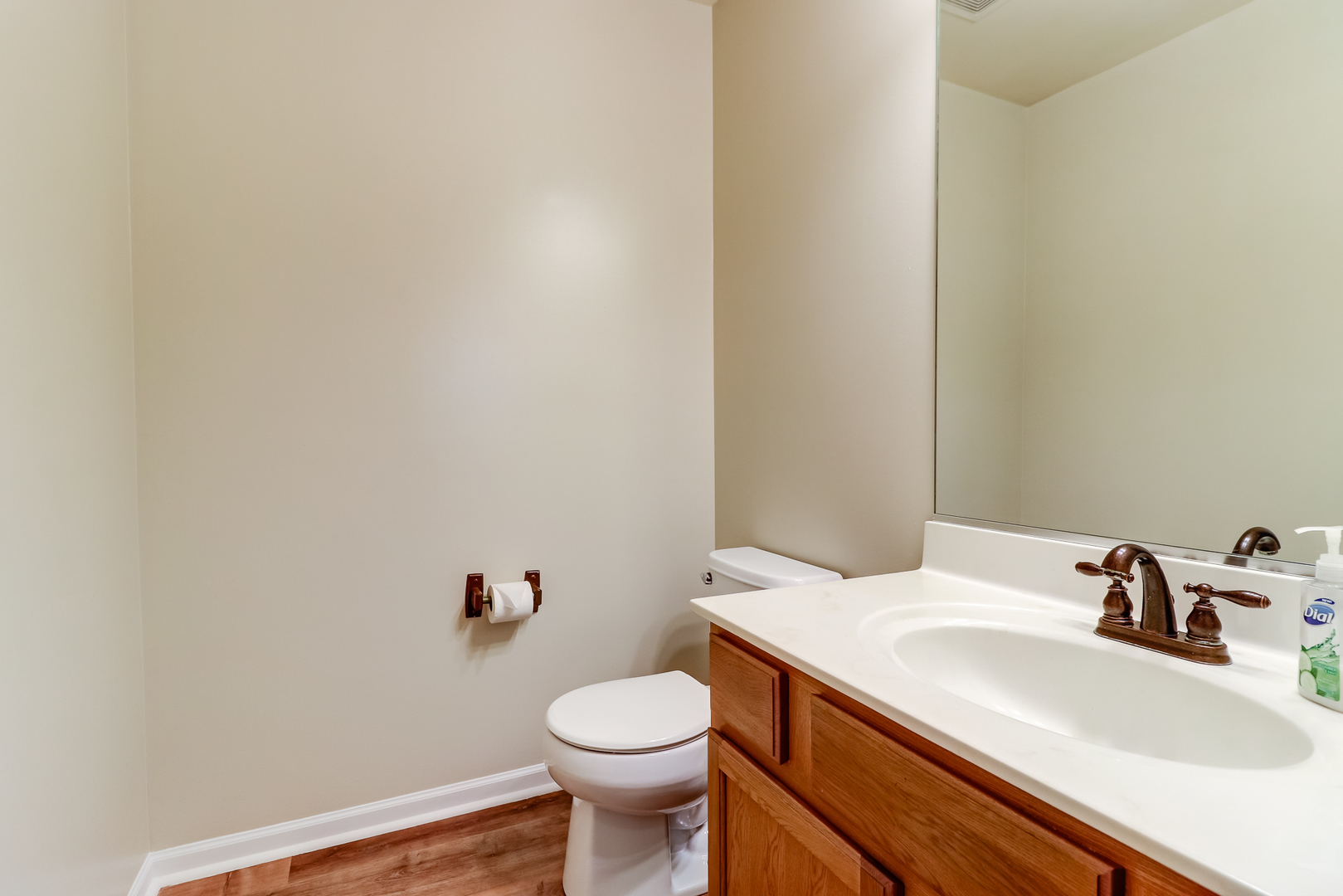 987 Oak Ridge Boulevard Elgin, IL 60120 - Photo 11 of 28