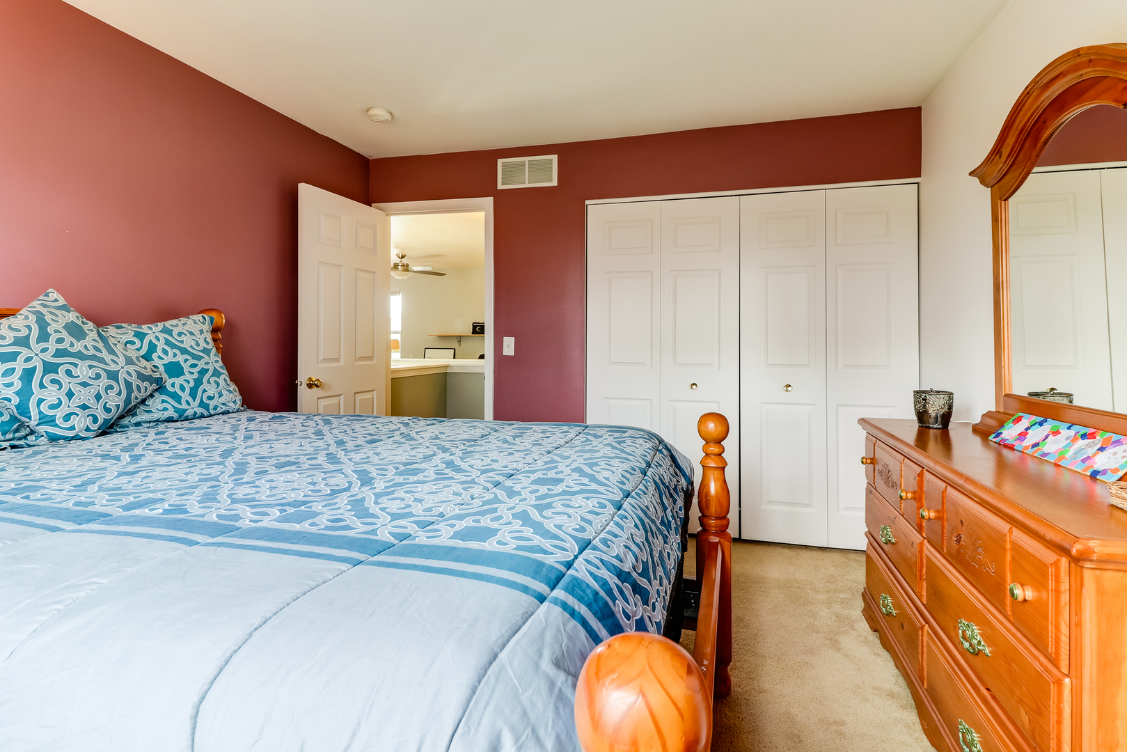 987 Oak Ridge Boulevard Elgin, IL 60120 - Photo 13 of 28