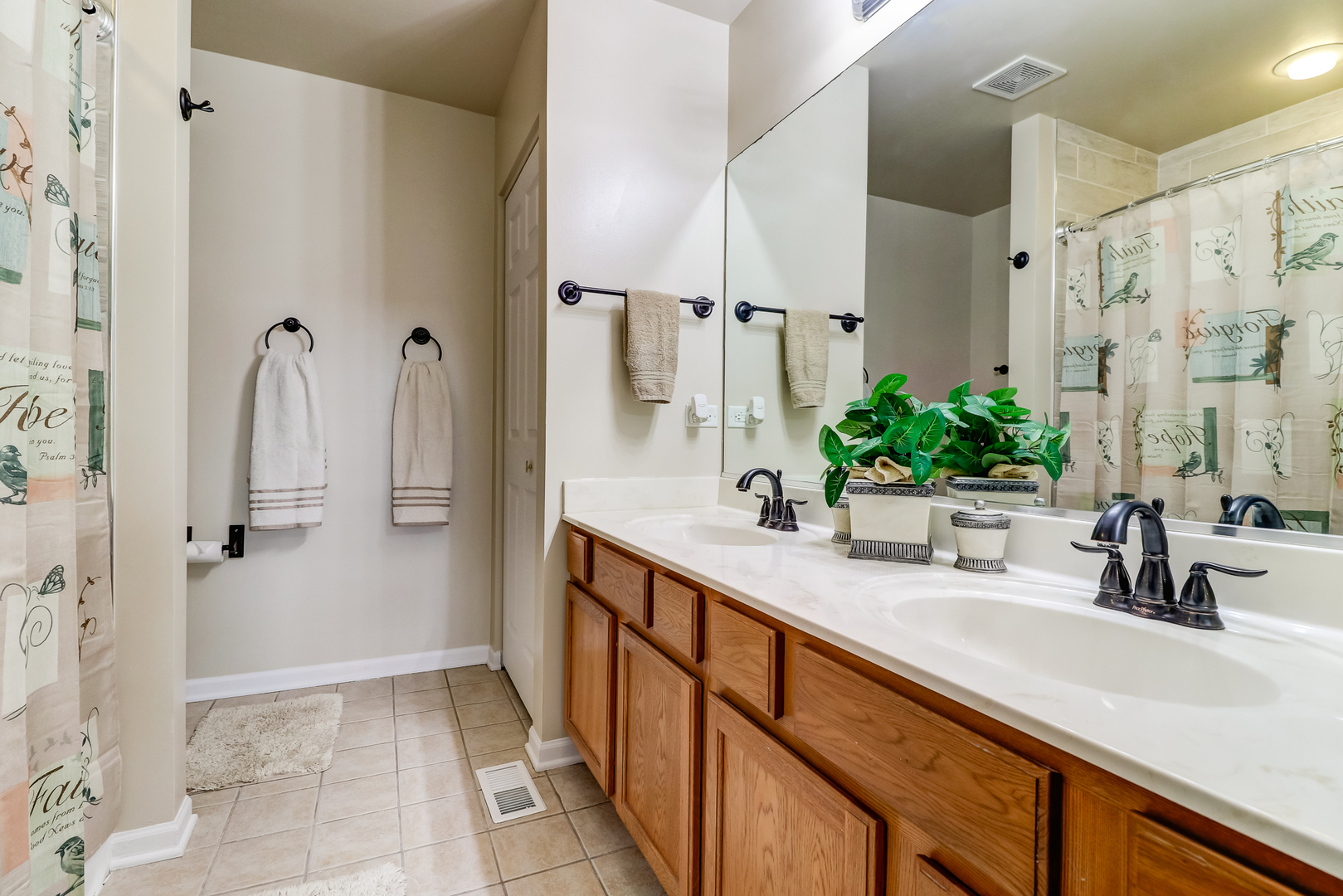 987 Oak Ridge Boulevard Elgin, IL 60120 - Photo 18 of 28