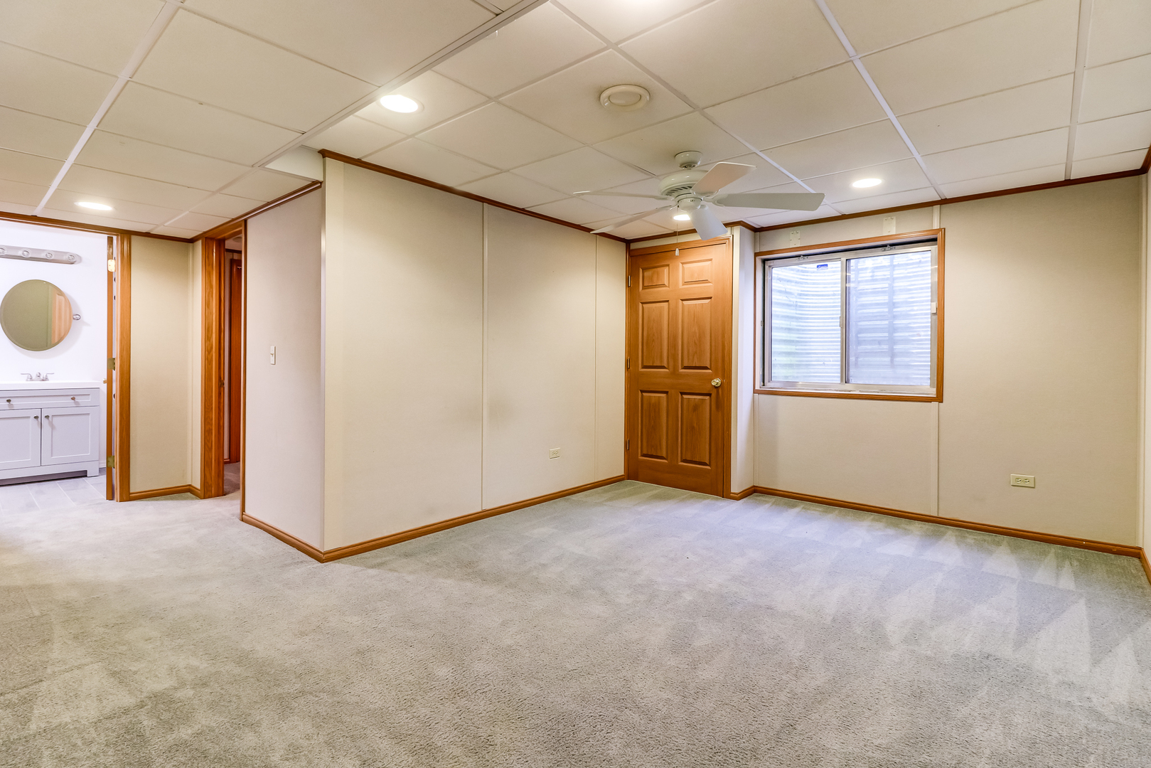 987 Oak Ridge Boulevard Elgin, IL 60120 - Photo 20 of 28