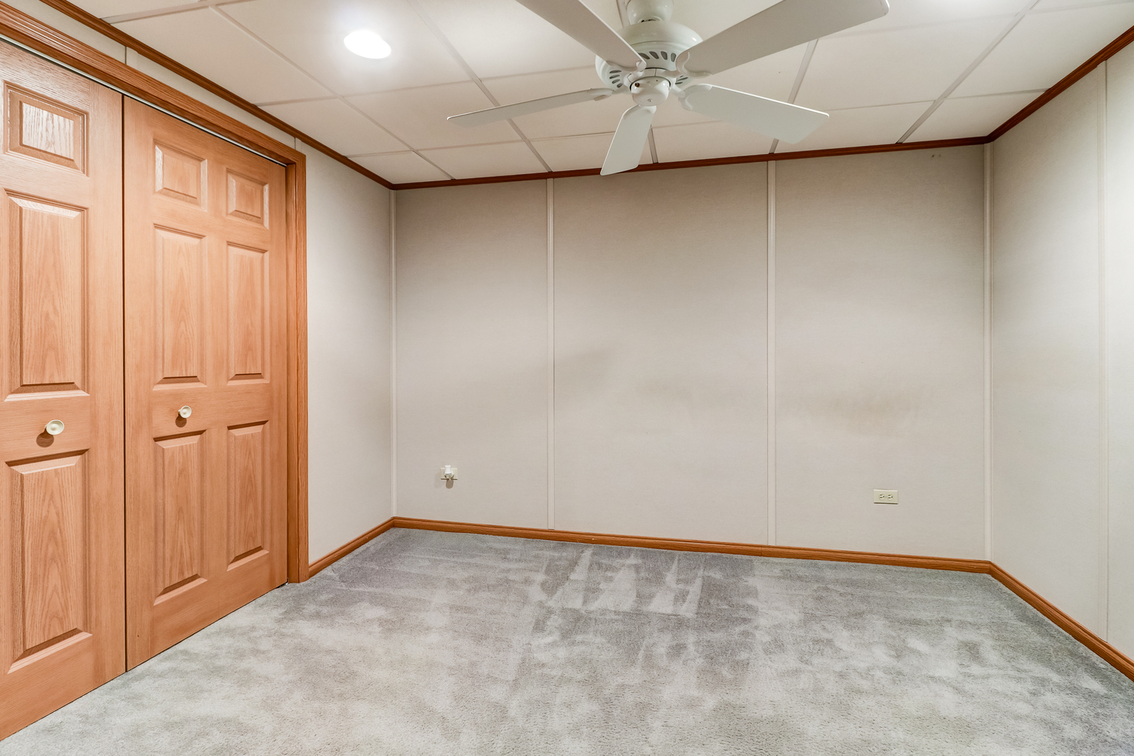 987 Oak Ridge Boulevard Elgin, IL 60120 - Photo 21 of 28