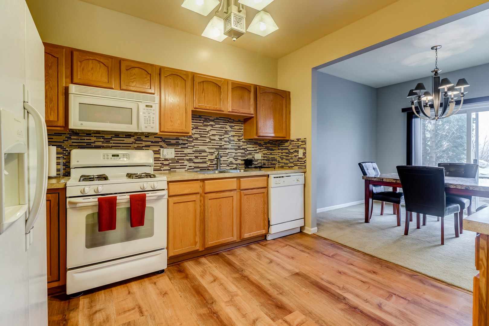 987 Oak Ridge Boulevard Elgin, IL 60120 - Photo 9 of 28