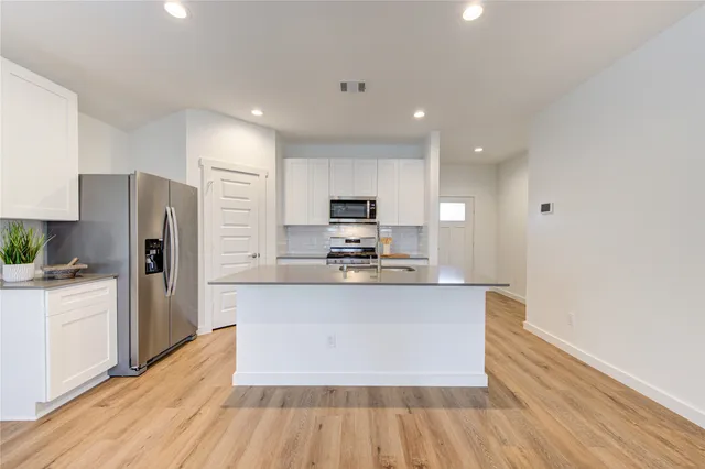 $2,400 | 29418 Emilys Rock Lane, Fulshear, TX 77494