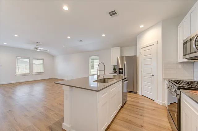 $2,400 | 29418 Emilys Rock Lane, Fulshear, TX 77494