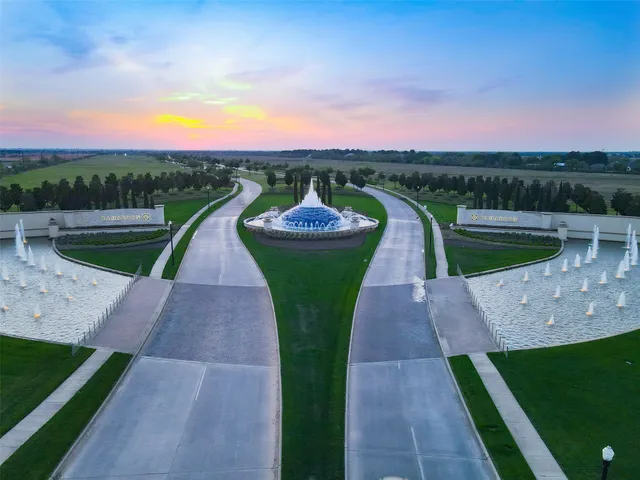 $2,400 | 29418 Emilys Rock Lane, Fulshear, TX 77494