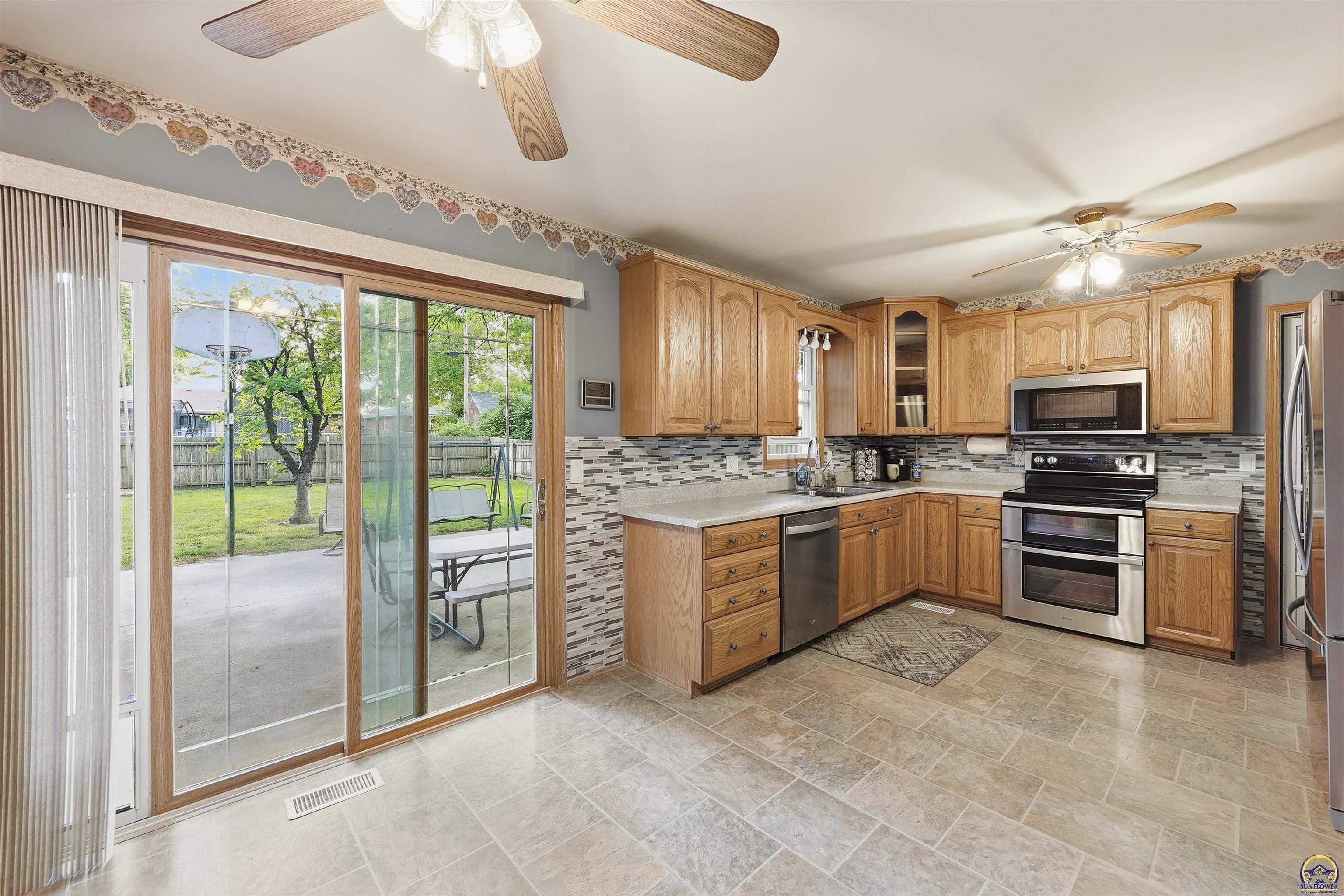 201 Sage Road Silver Lake, KS 66539 - Photo 6 of 29