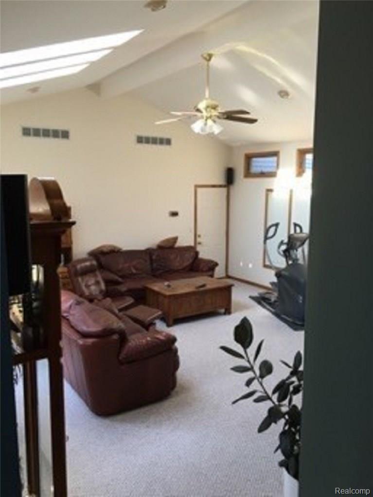 3210 Willet Avenue Rochester, MI 48309 - Photo 4 of 25 4.jpg