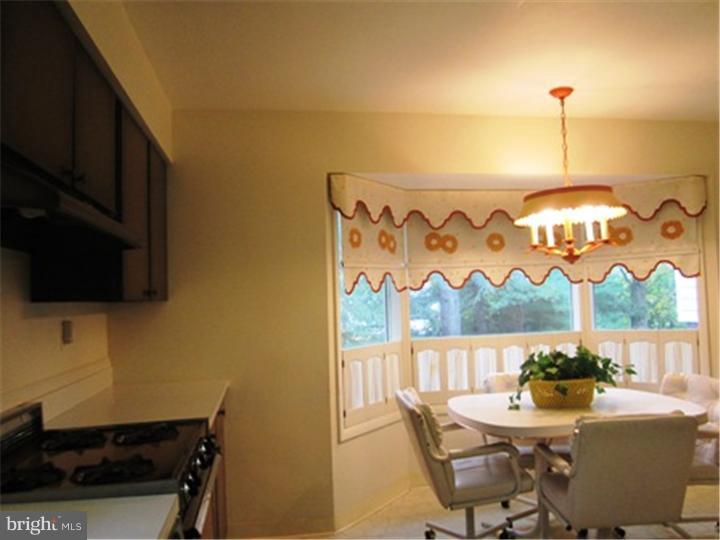 1911 Cobden Road Glenside, PA 19038 - Photo 7 of 24 Breakfast Room