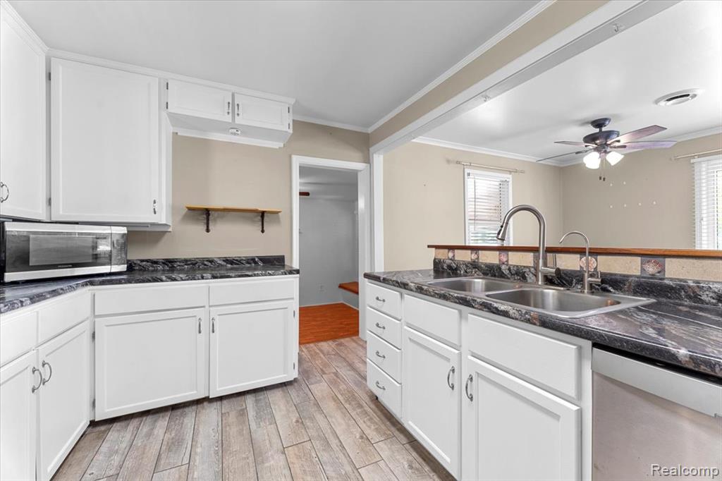 25952 Power Road Farmington Hills, MI 48336 - Photo 9 of 23