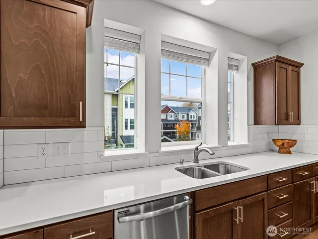 $628,000 | 3400 Southwest Graham Street, Unit 703, Seattle, WA 98126