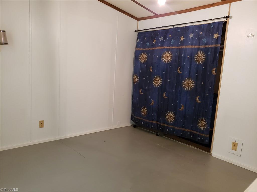 422 Eagle Hills Road Purlear, NC 28665 - Photo 13 of 29 Gallery Image 13
