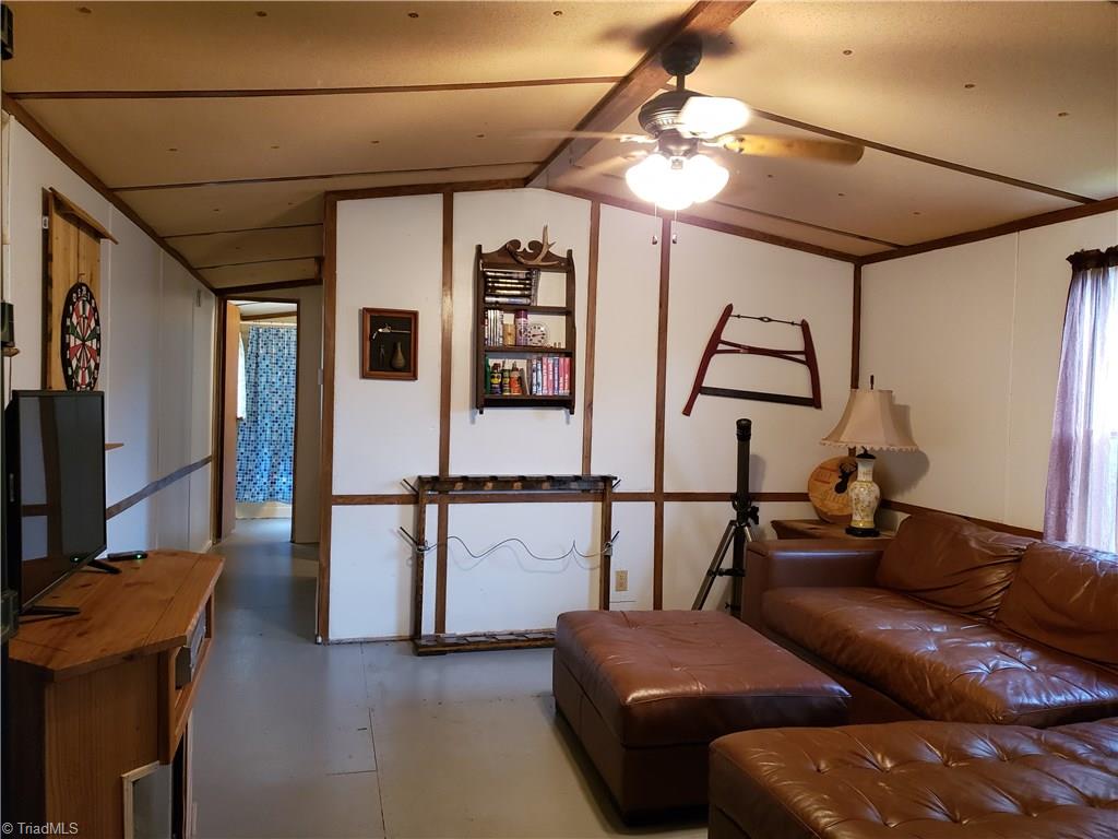 422 Eagle Hills Road Purlear, NC 28665 - Photo 5 of 29 Gallery Image 5