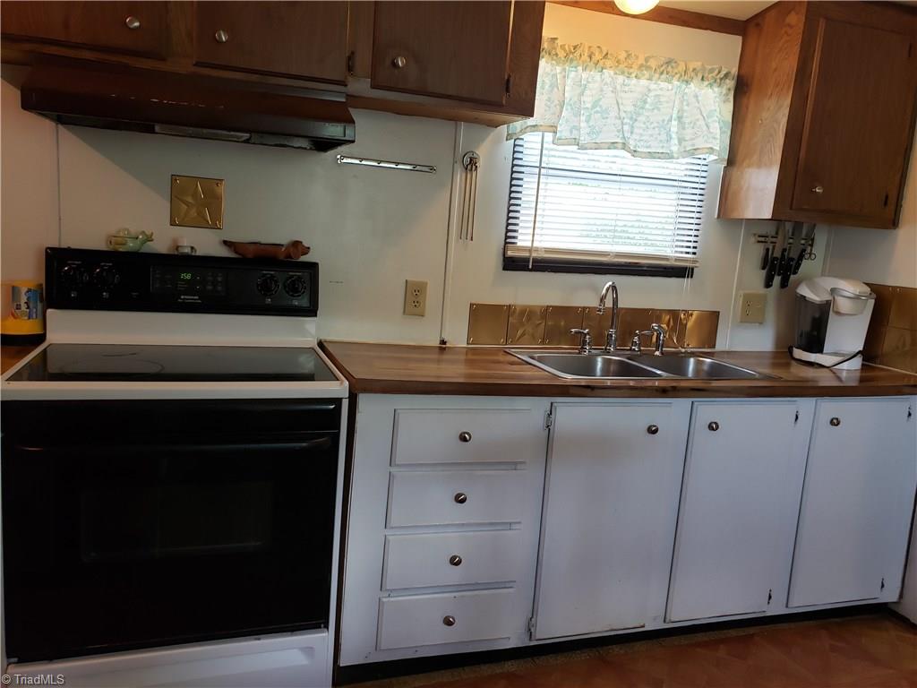 422 Eagle Hills Road Purlear, NC 28665 - Photo 10 of 29 Gallery Image 10