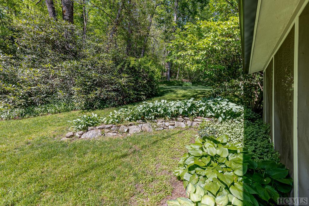 12 Azalea Road Highlands, NC 28741 - Photo 27 of 41 Gallery Image 27