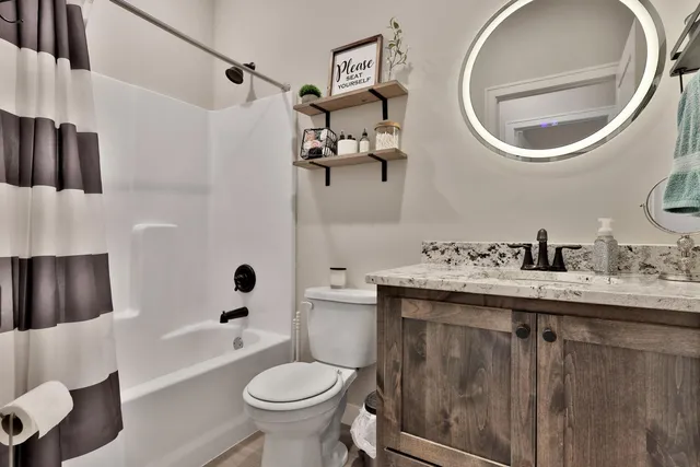 $425,000 | 31740 Madison Road, Lindstrom, MN 55045