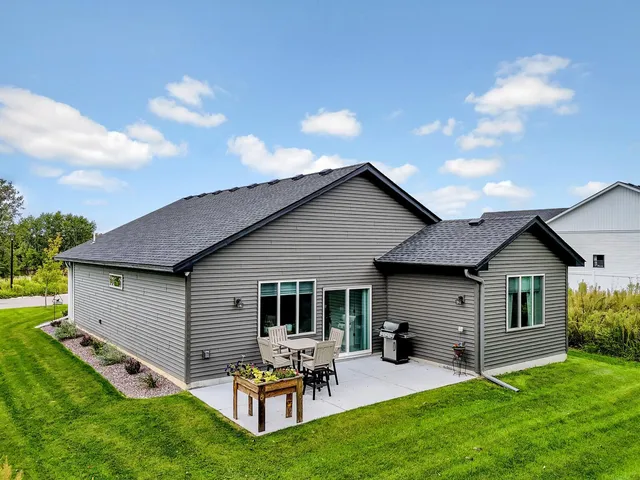 $425,000 | 31740 Madison Road, Lindstrom, MN 55045