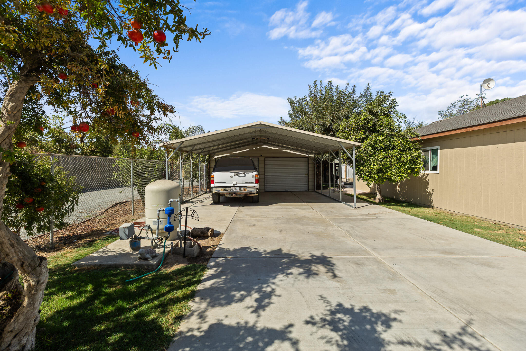 25769 Hypericum Road Visalia, CA 93292 - Photo 7 of 83 8 Parking