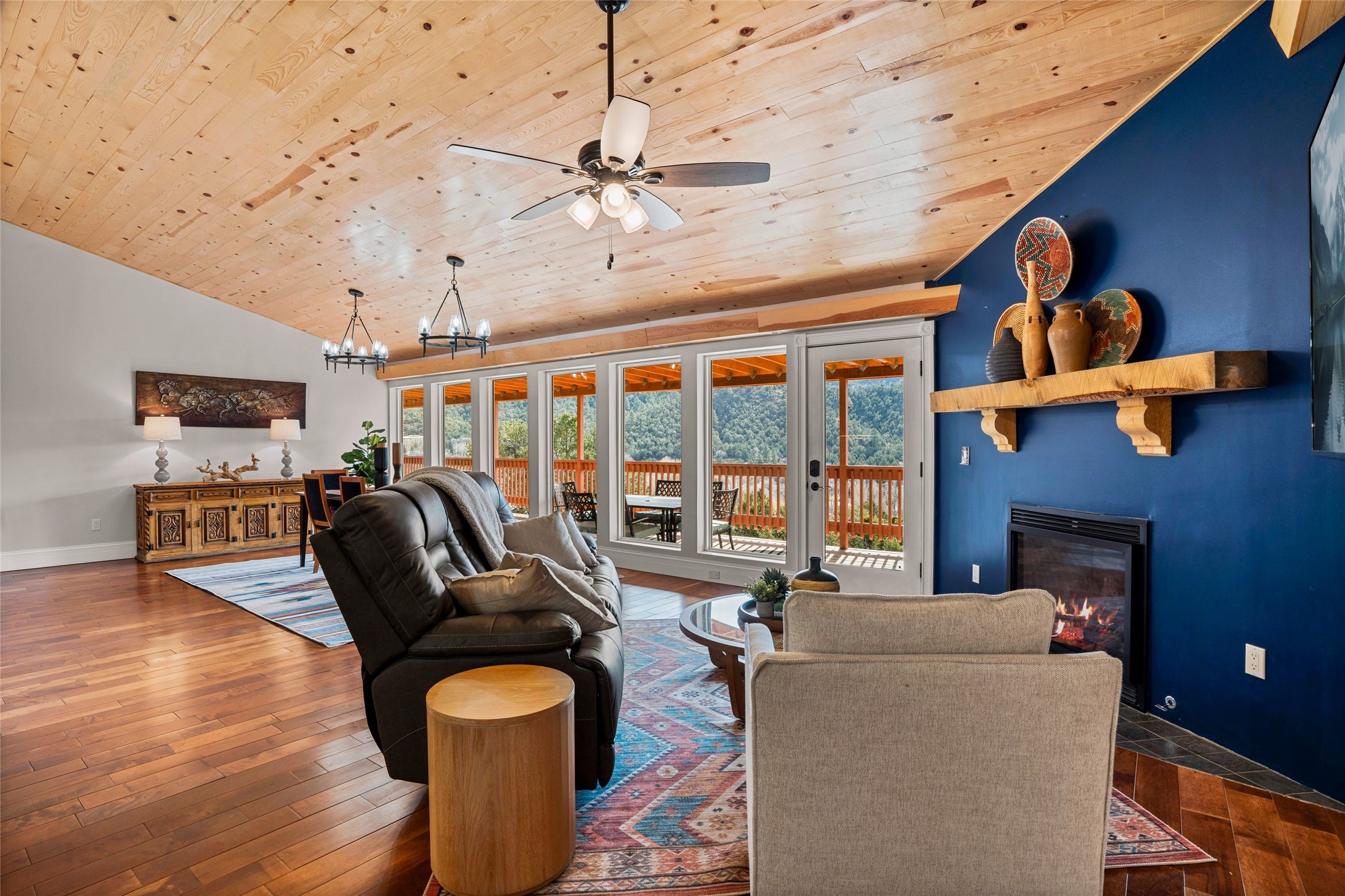 1661 Cerro Gordo Road, Unit E Santa Fe, NM 87501 - Photo 47 of 50 Living room/Dining Room / Kitchen open floorplan