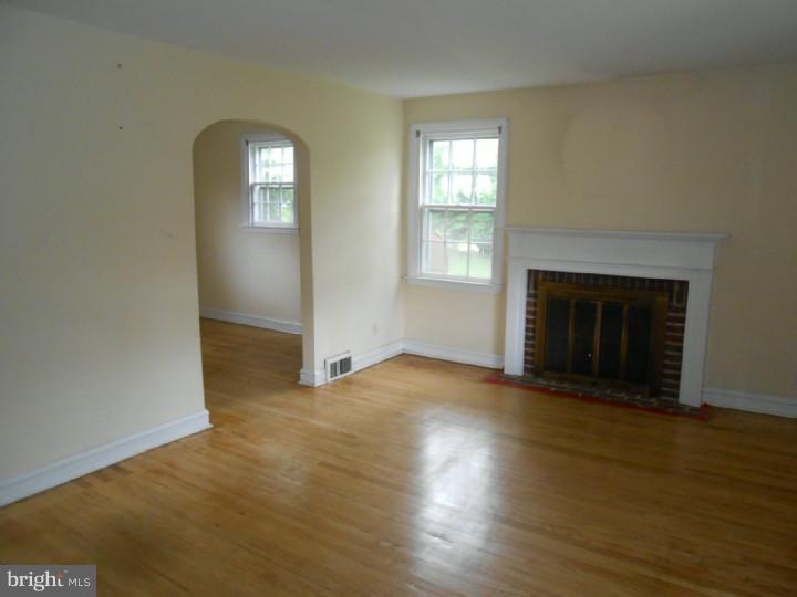 401 North Manoa Road Havertown, PA 19083 - Photo 2 of 18 Living Room