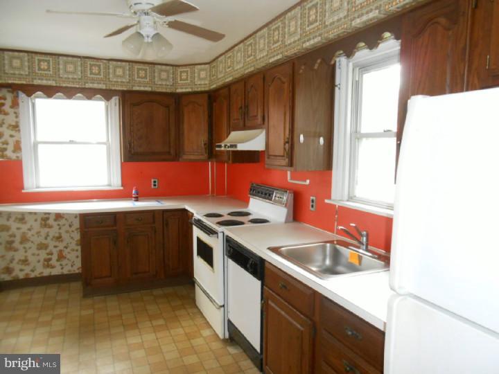 401 North Manoa Road Havertown, PA 19083 - Photo 8 of 18 Kitchen