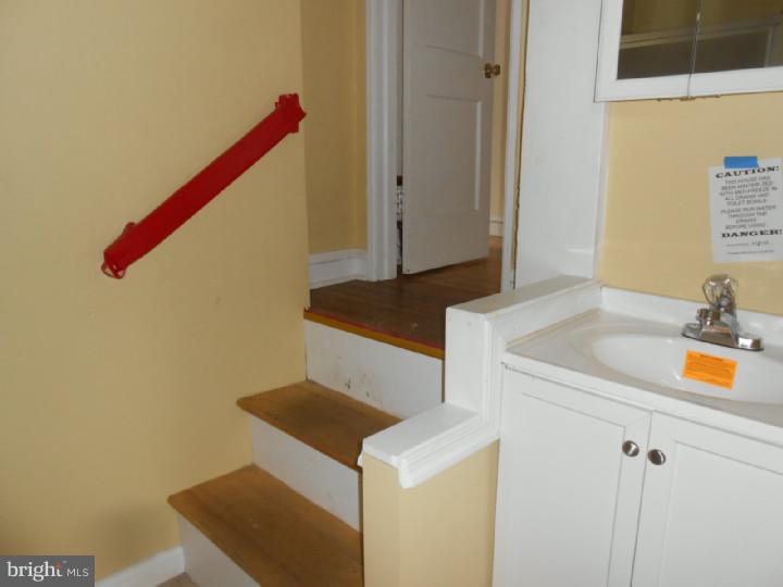 401 North Manoa Road Havertown, PA 19083 - Photo 10 of 18 Bathroom