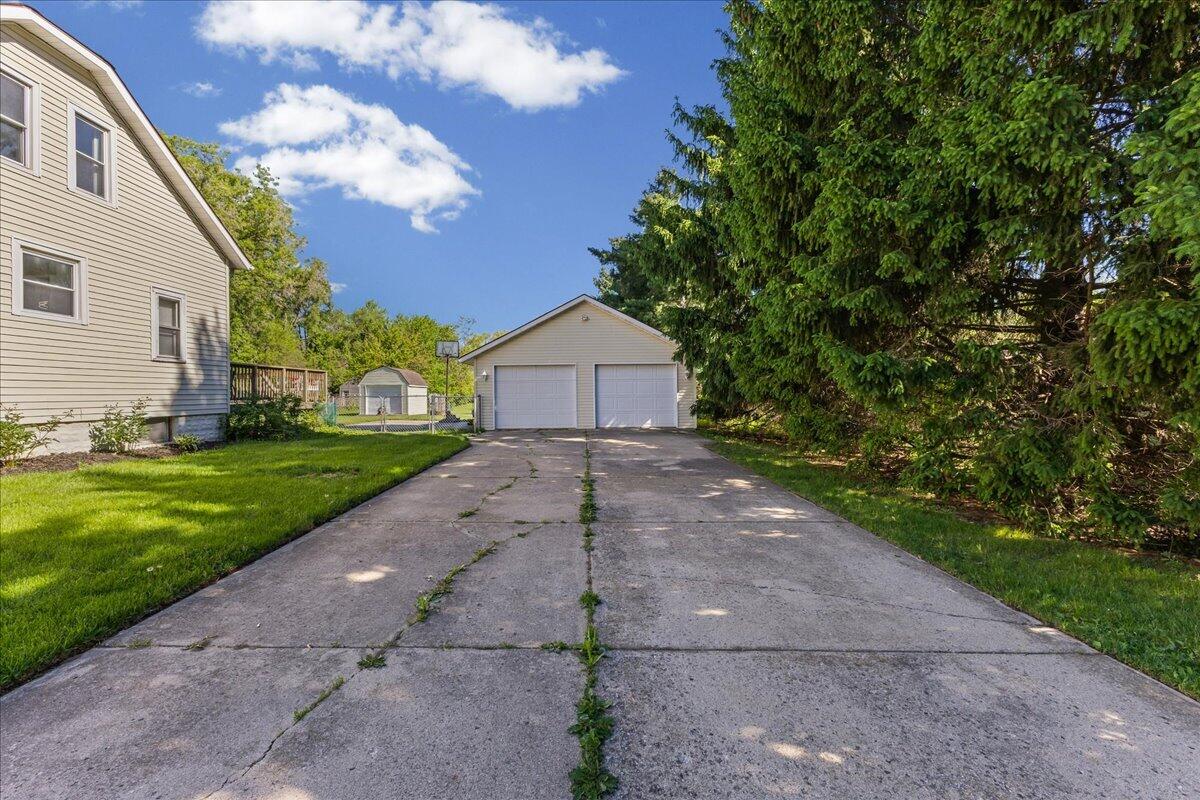 1049 Collier Road Auburn Hills, MI 48326 - Photo 4 of 36 04-IMG_4970_web