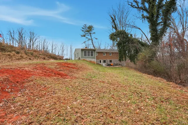 $300,000 | 143 Shannon Drive, Madison Heights, VA 24572