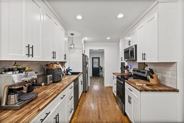 $300,000 | 143 Shannon Drive, Madison Heights, VA 24572