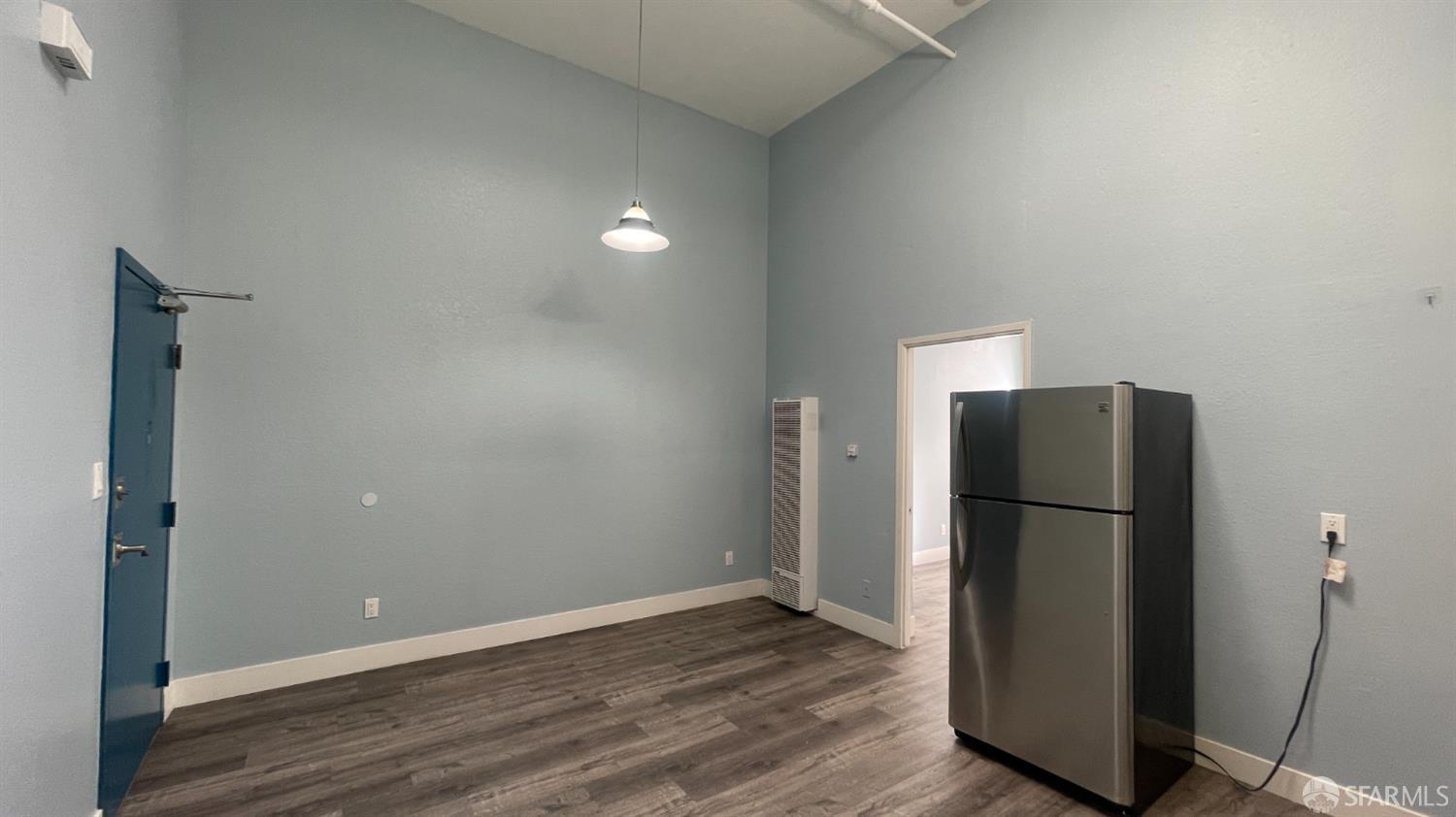 375 12th Street, Unit 4 Oakland, CA 94607 - Photo 2 of 7