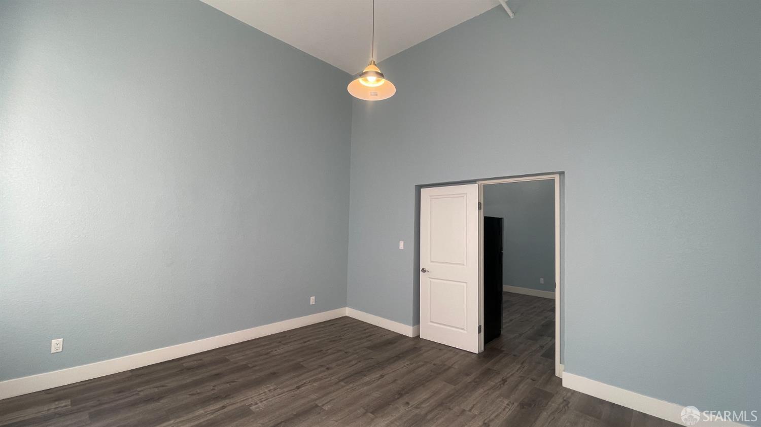 375 12th Street, Unit 4 Oakland, CA 94607 - Photo 4 of 7