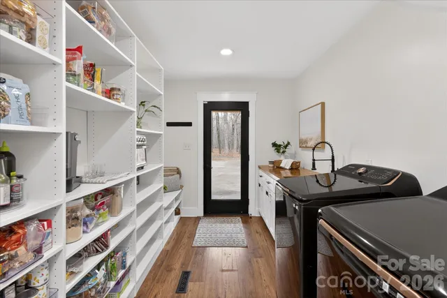 $995,000 | 316 Wade Hampton Drive, Matthews, NC 28104