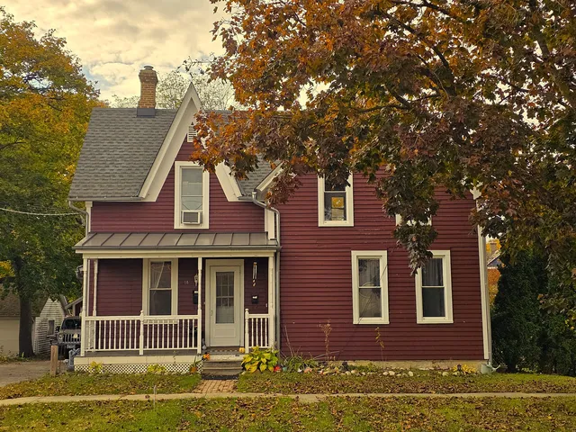 $1,550 | 14 Lincoln Parkway, Unit 2, Crystal Lake, IL 60014