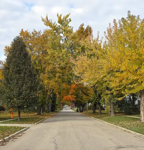 $1,550 | 14 Lincoln Parkway, Unit 2, Crystal Lake, IL 60014