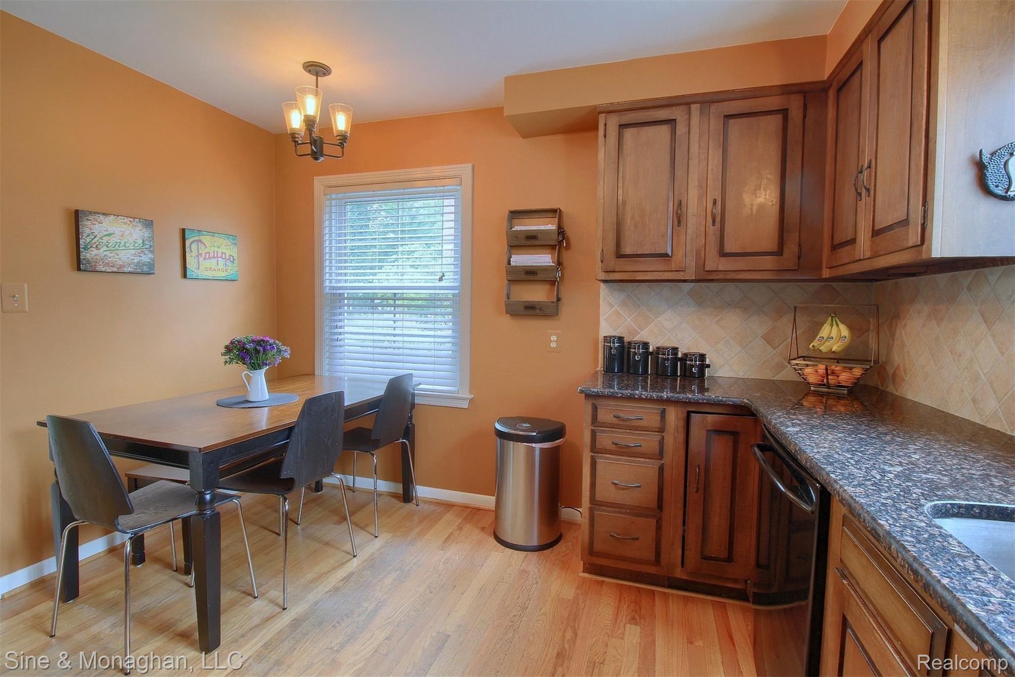 1354 Whittier Road Grosse Pointe, MI 48230 - Photo 9 of 40 14-Breakfast Nook.jpg
