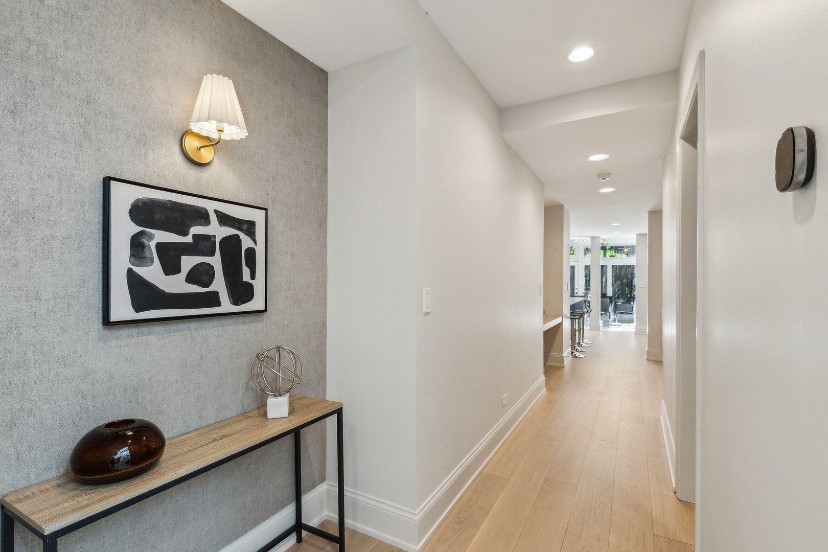 579 West Hawthorne Place Chicago, IL 60657 - Photo 8 of 65