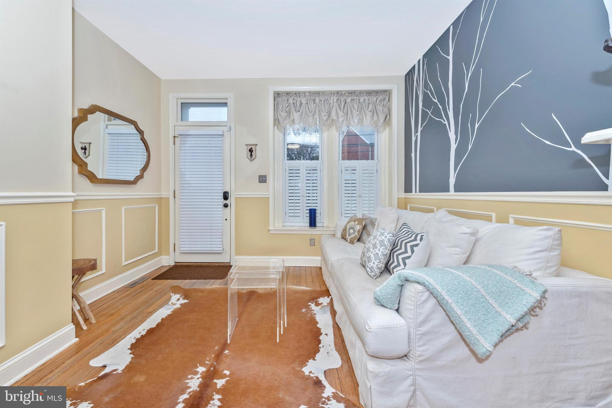207 Center Street Frederick, MD 21701 - Photo 2 of 36 Feel at home as soon as you walk in!