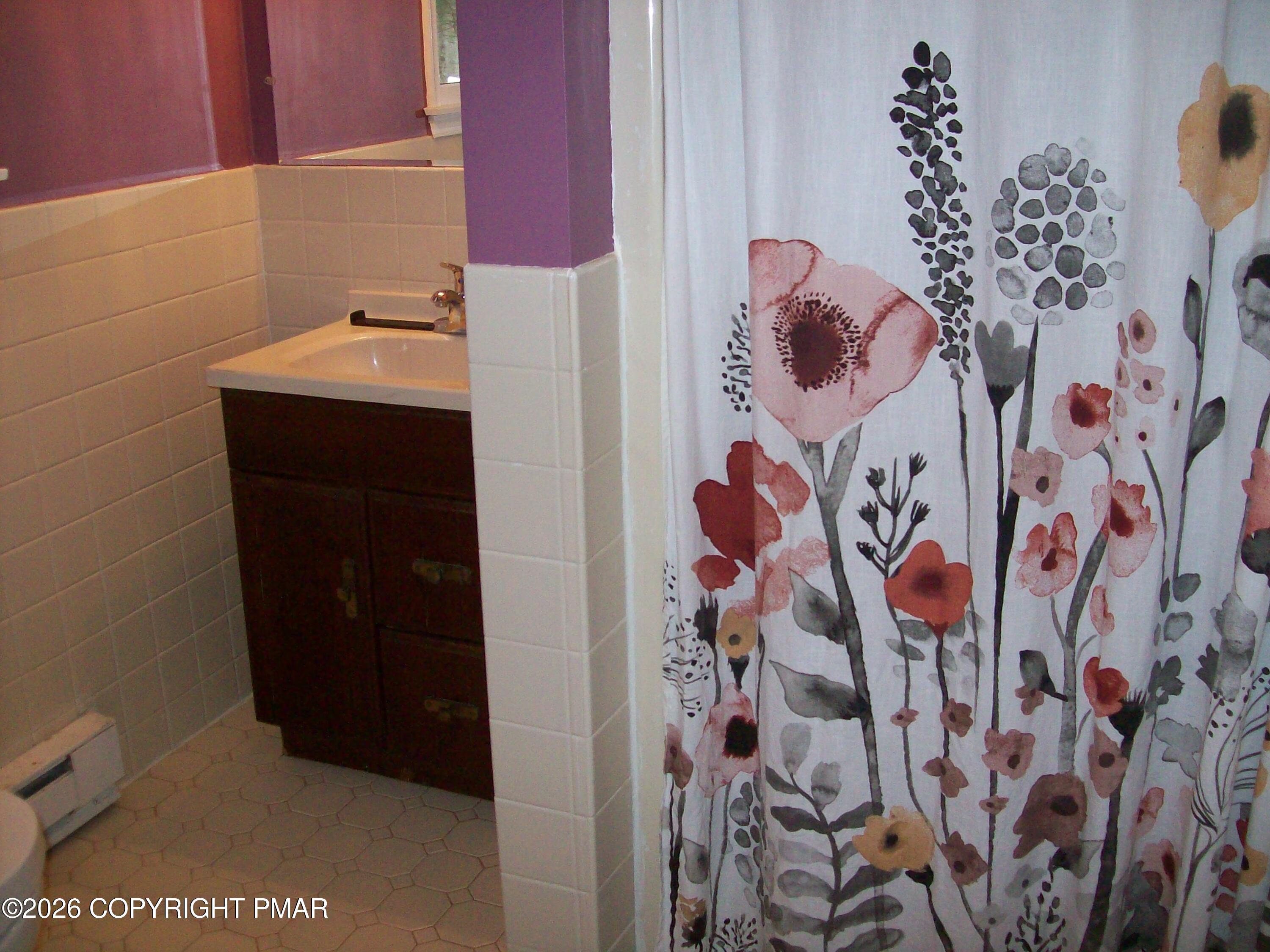 5557 Birch Road Canadensis, PA 18325 - Photo 16 of 21 Master bath