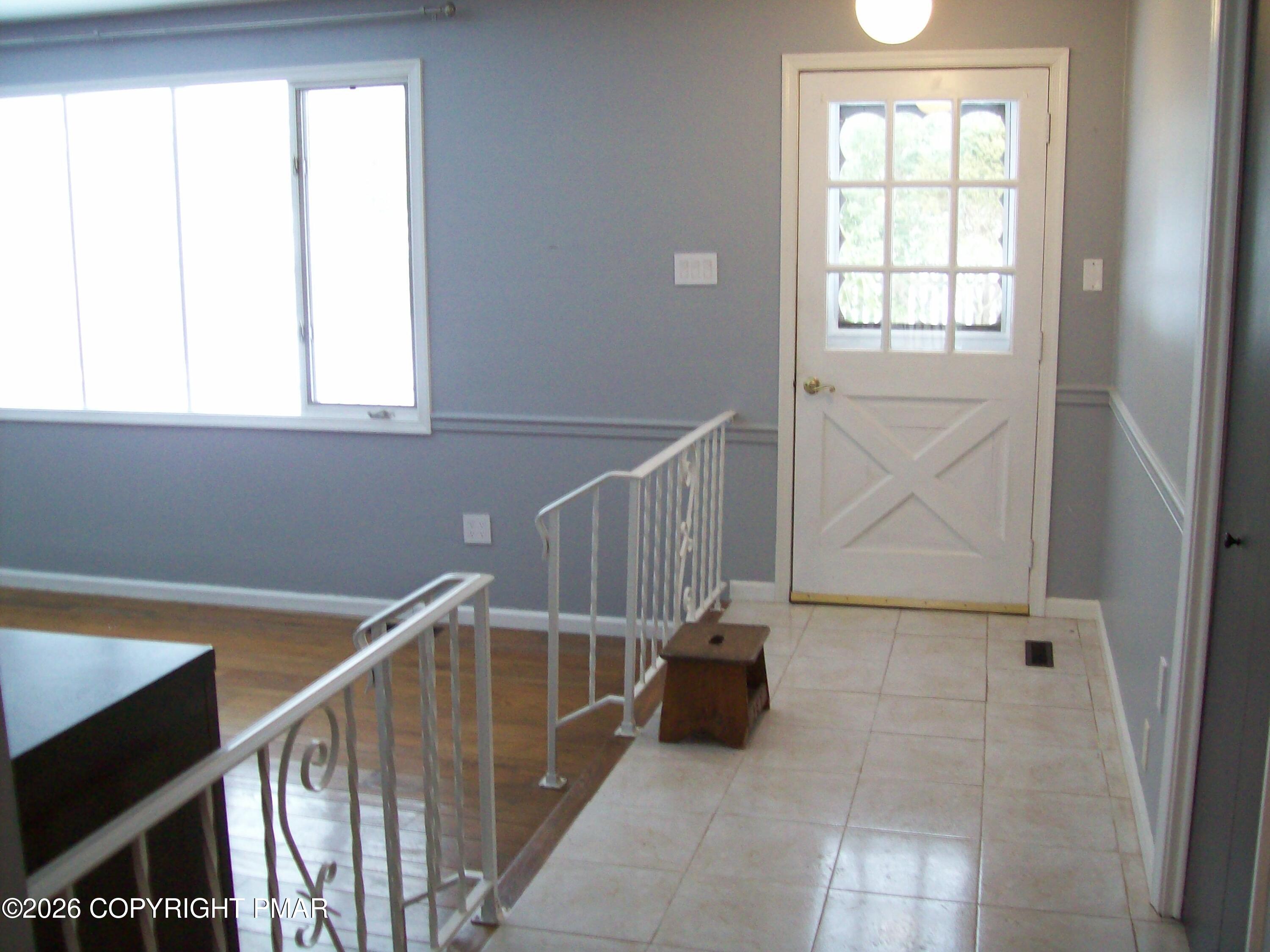 5557 Birch Road Canadensis, PA 18325 - Photo 2 of 21 Foyer
