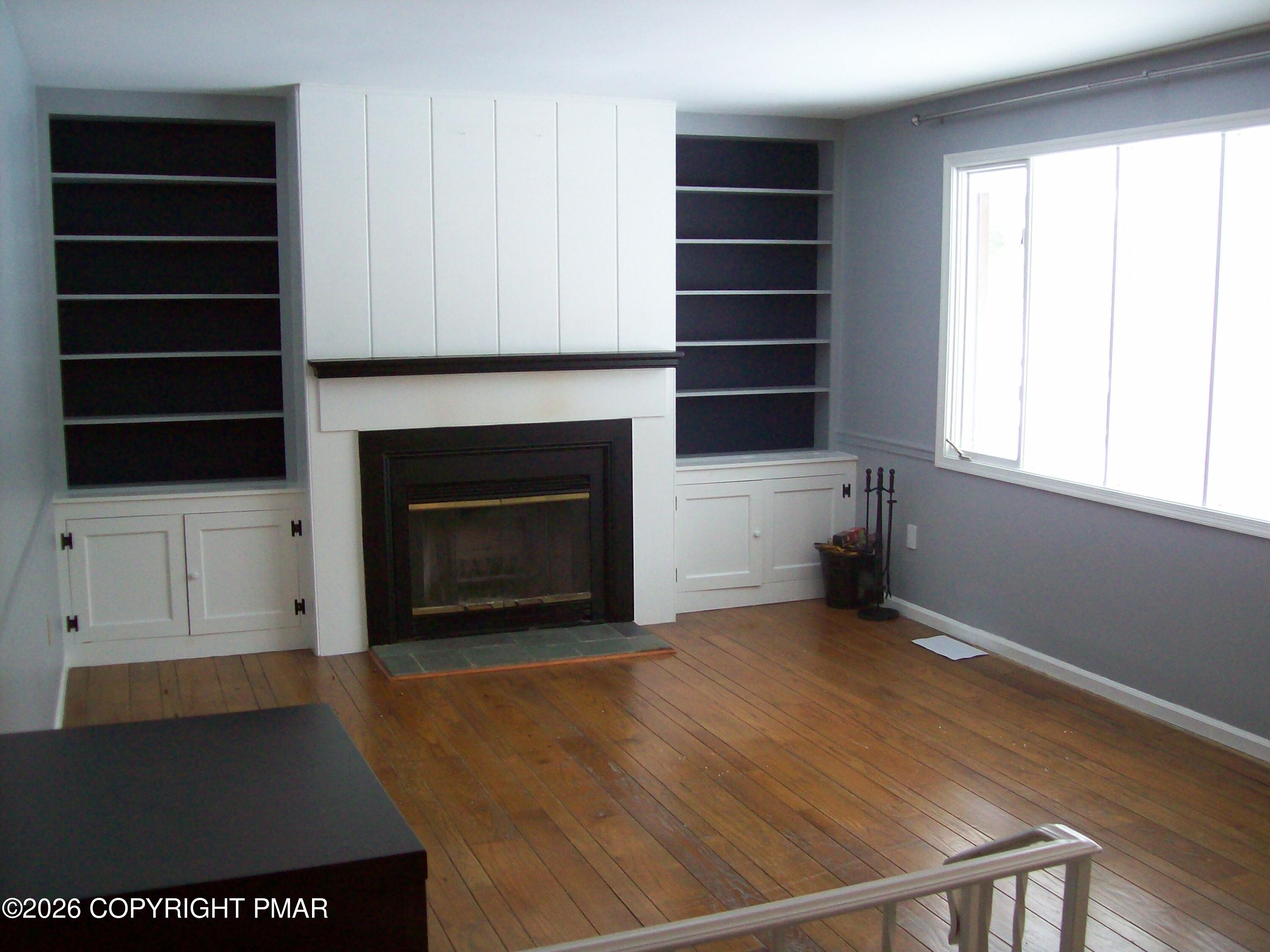 5557 Birch Road Canadensis, PA 18325 - Photo 3 of 21 Living room
