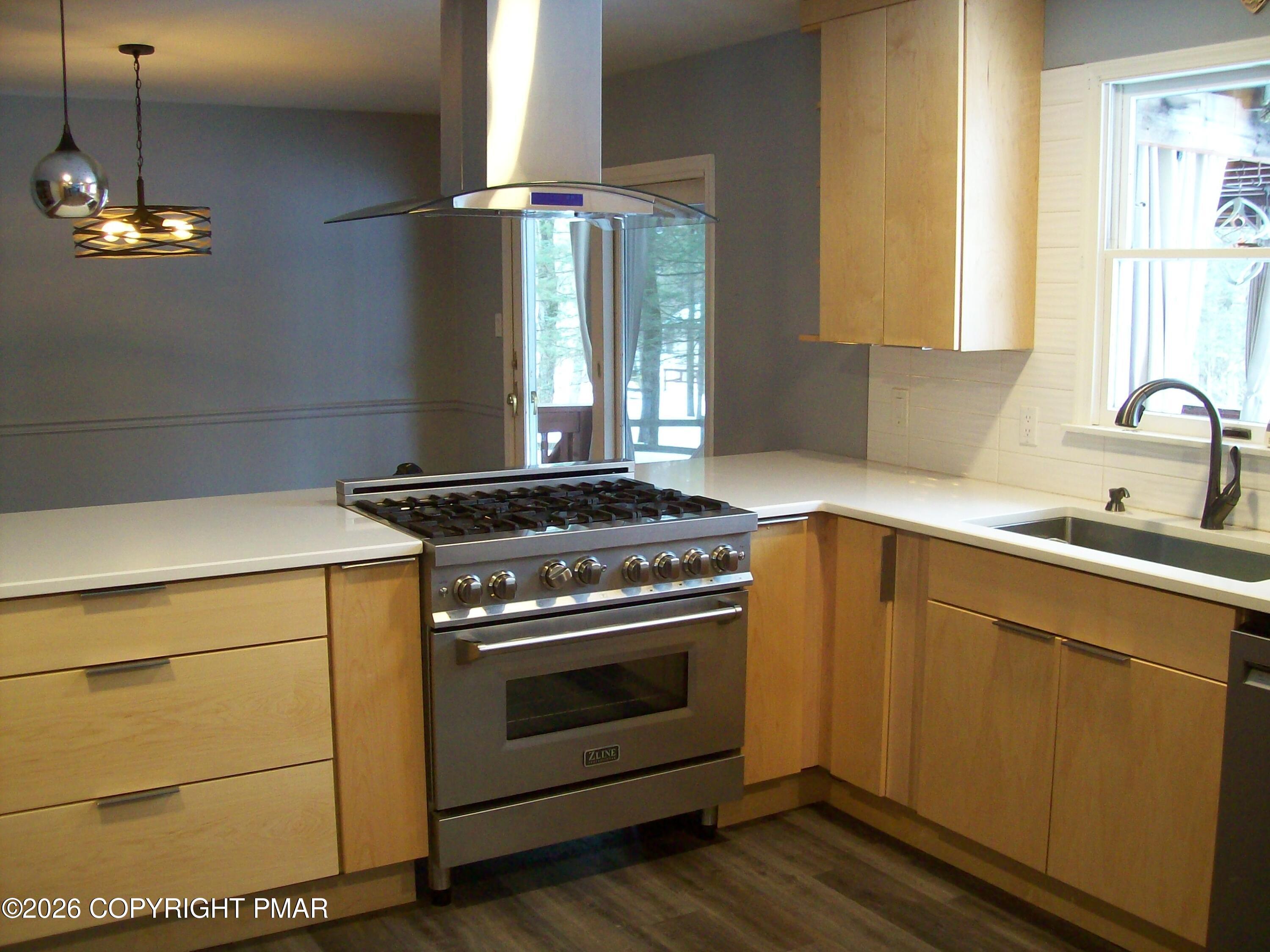 5557 Birch Road Canadensis, PA 18325 - Photo 9 of 21 Kitchen