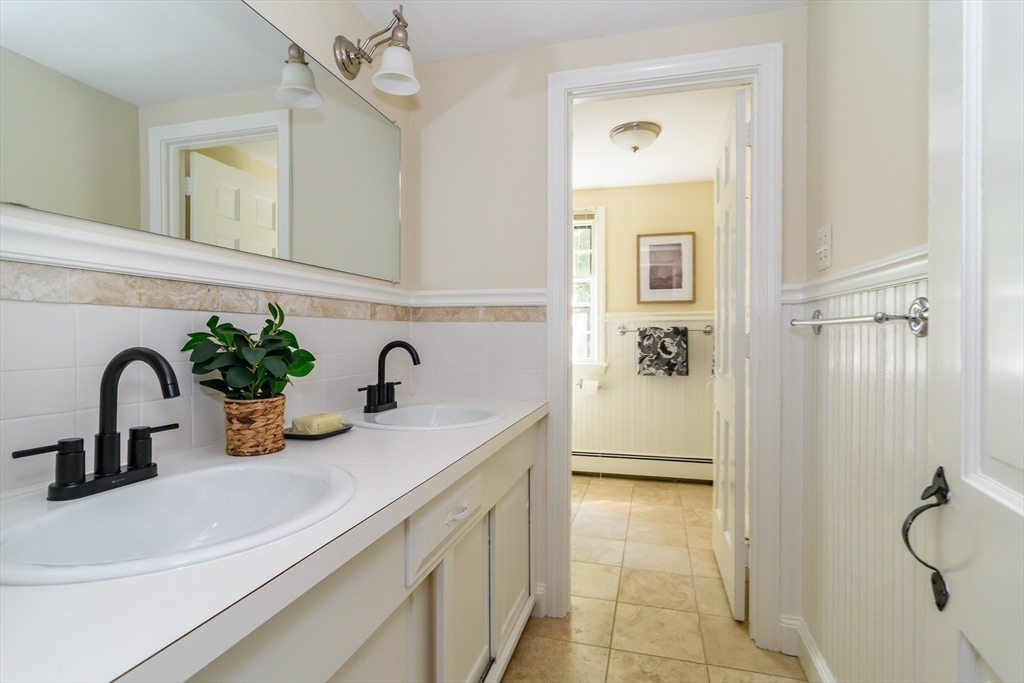 6 Brewster Road Wayland, MA 01778 - Photo 12 of 22